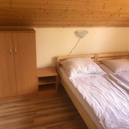 Zalakarosi Egerfa Nyaralohaz Foeldszinti Es Emeleti Apartman Buitenkant foto
