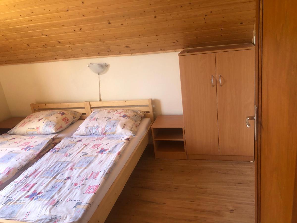 Zalakarosi Egerfa Nyaralohaz Foeldszinti Es Emeleti Apartman Buitenkant foto