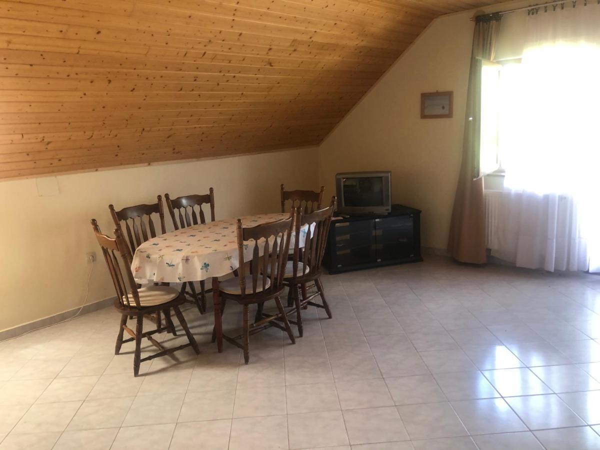 Zalakarosi Egerfa Nyaralohaz Foeldszinti Es Emeleti Apartman Buitenkant foto