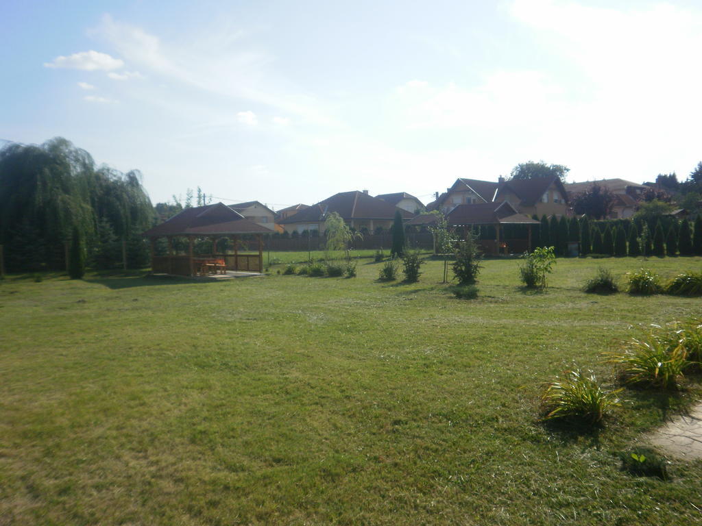 Zalakarosi Egerfa Nyaralohaz Foeldszinti Es Emeleti Apartman Buitenkant foto