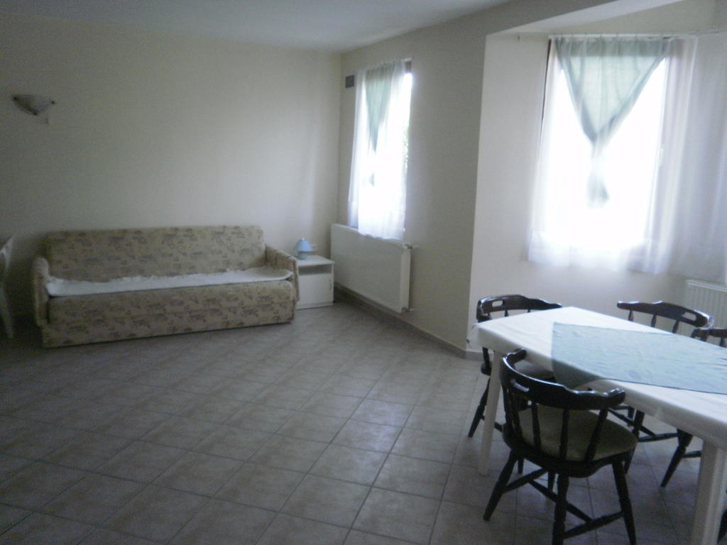 Zalakarosi Egerfa Nyaralohaz Foeldszinti Es Emeleti Apartman Kamer foto