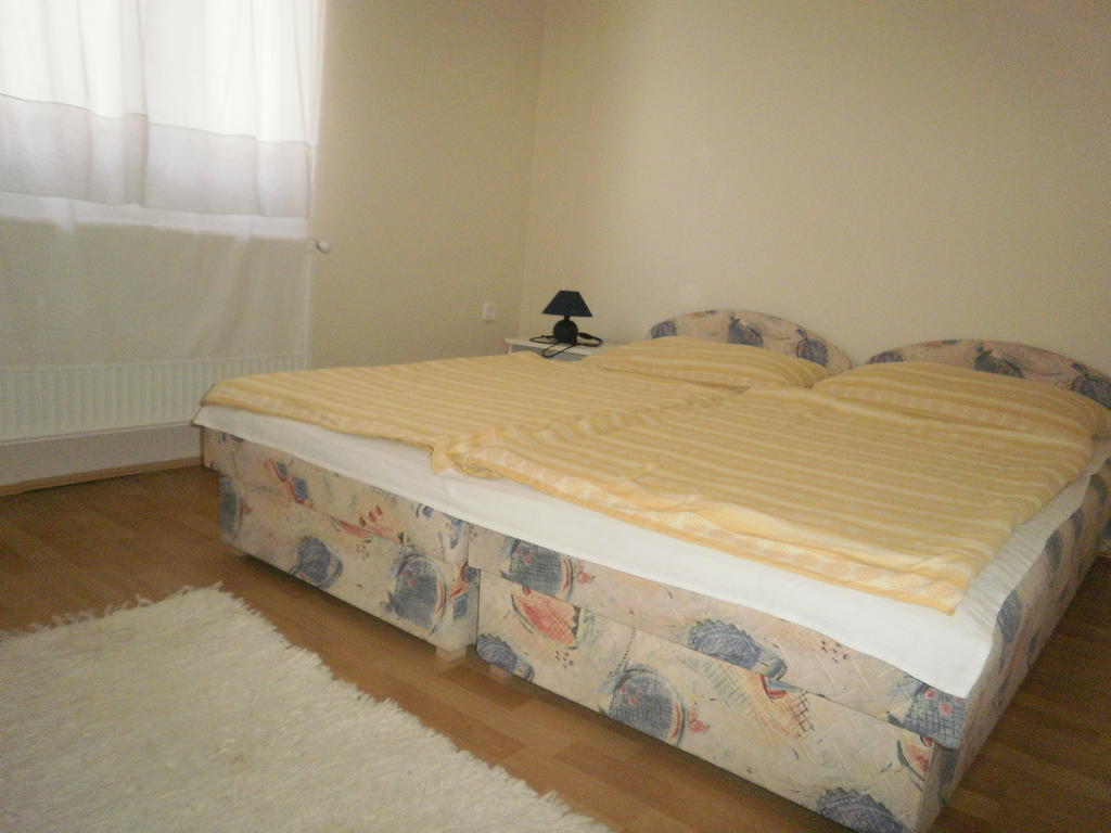 Zalakarosi Egerfa Nyaralohaz Foeldszinti Es Emeleti Apartman Kamer foto
