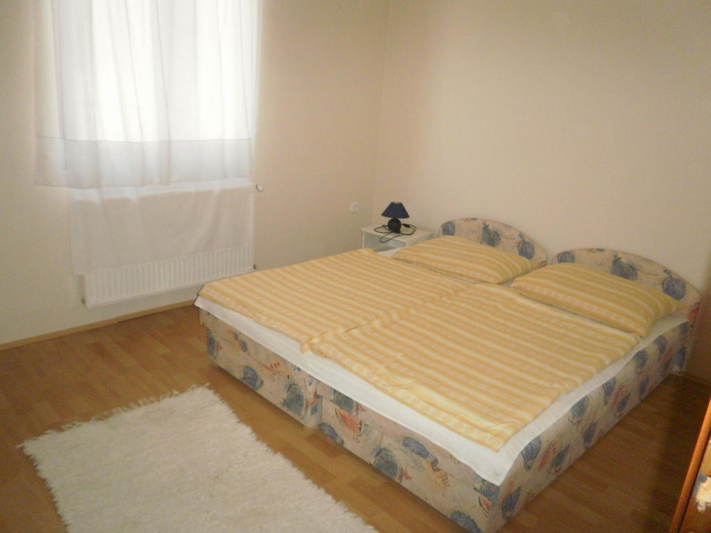 Zalakarosi Egerfa Nyaralohaz Foeldszinti Es Emeleti Apartman Kamer foto